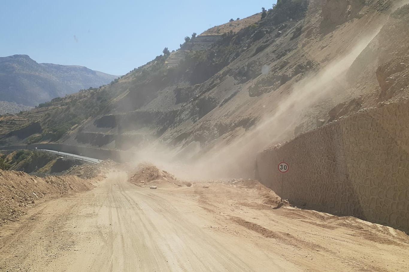 ​Faciaya davetiye çıkaran yol çalışması