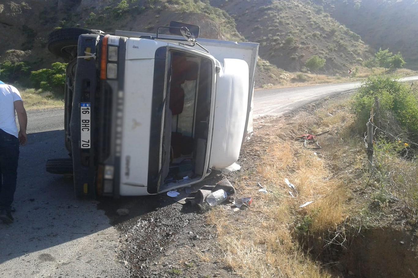 Freni tutmayan araç devrildi