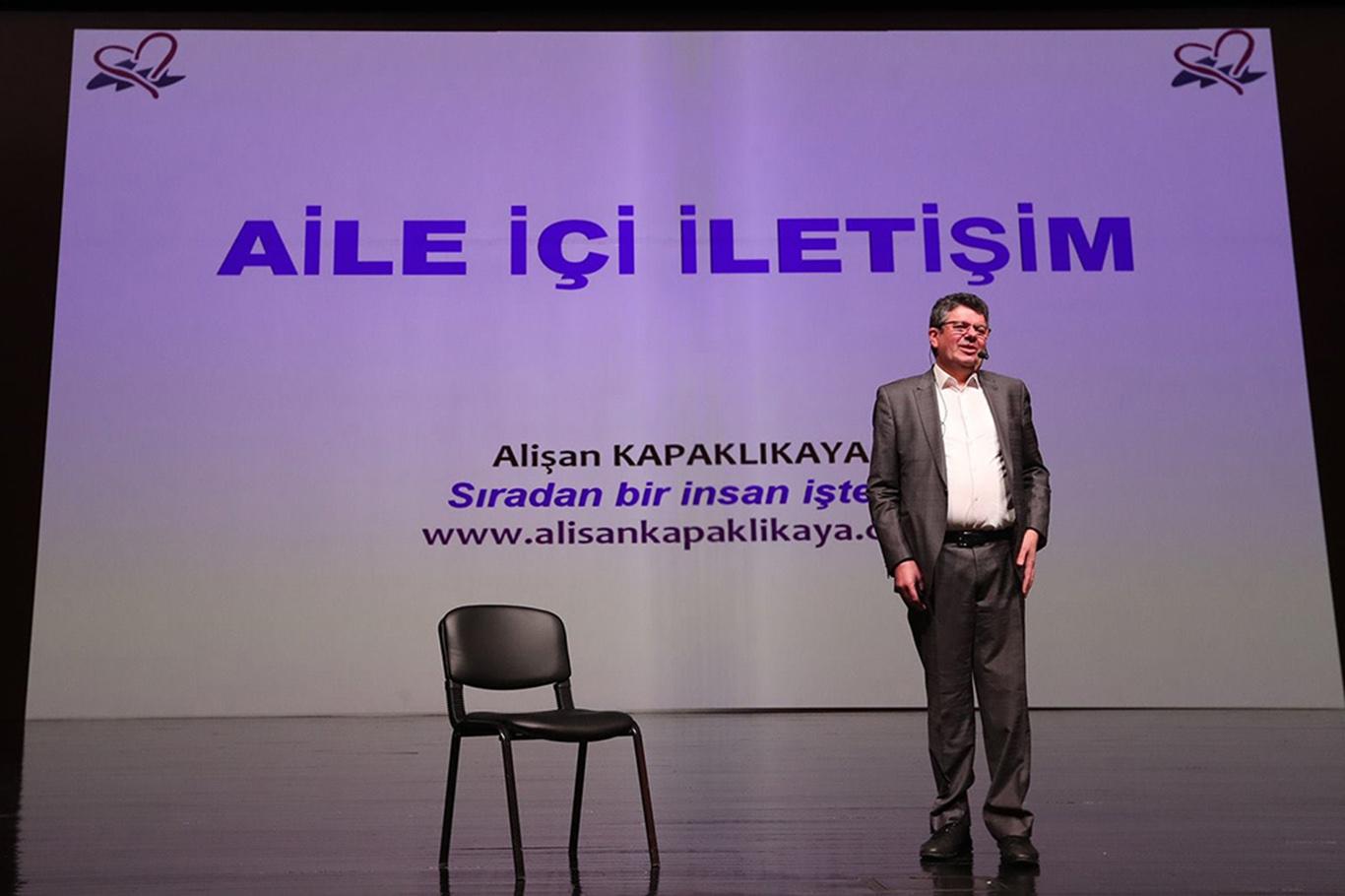Gaziantep'te "Aile İçi İletişim" konulu konferans düzenlendi