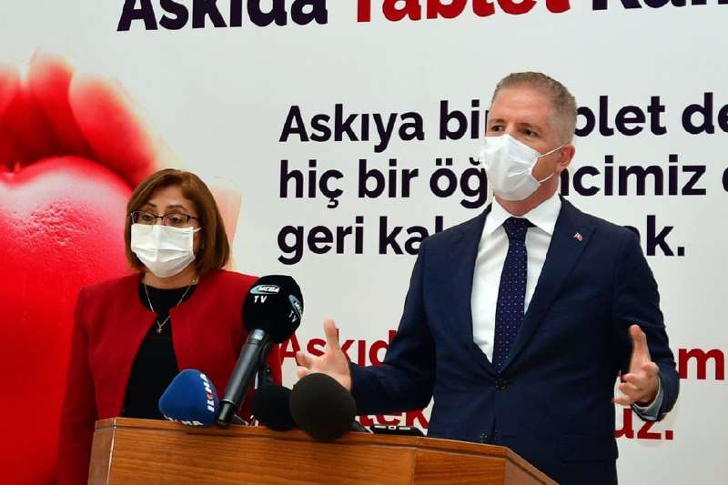 Gaziantep’te “askıda tablet” kampanyası başlatıldı