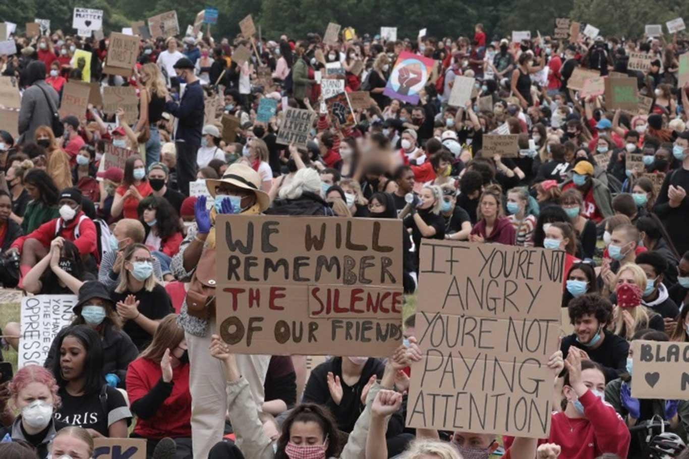 George Floyd'un ölümü Londra'da protesto edildi