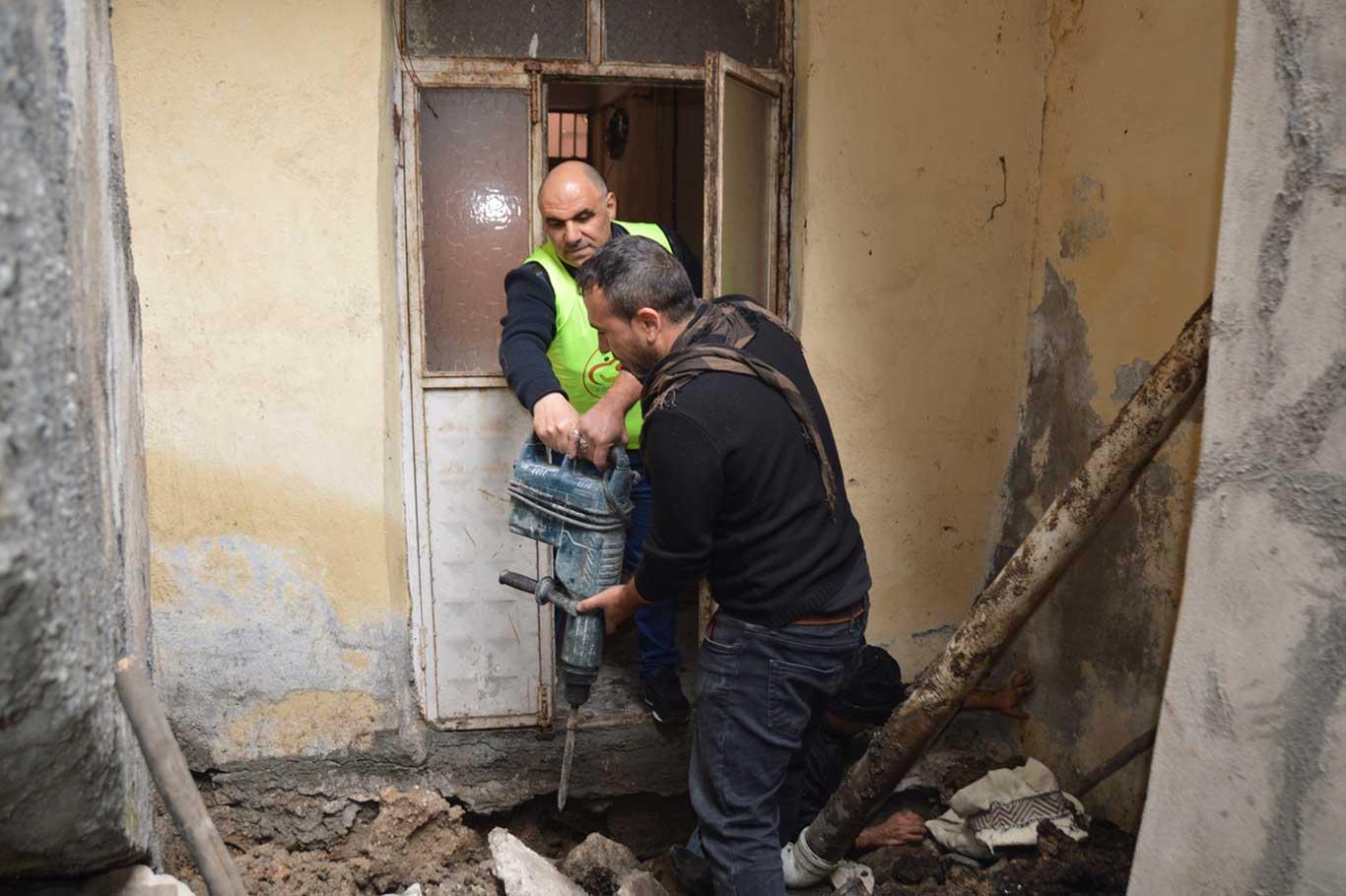 Gönül Elçileri Derneği mağdur aileye yardım elini uzattı