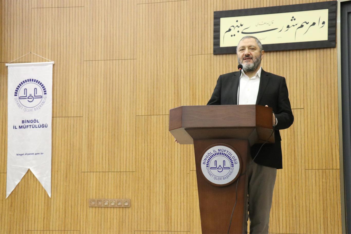 "Hac, sıkıntı içinde sabır gerektiren bir ibadettir"