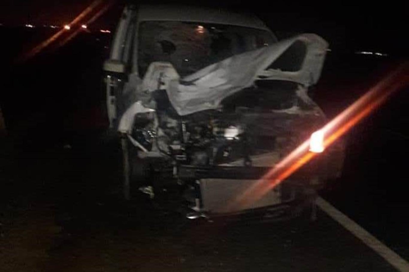 Hafif ticari araç motosikletle çarpıştı: 2 ölü