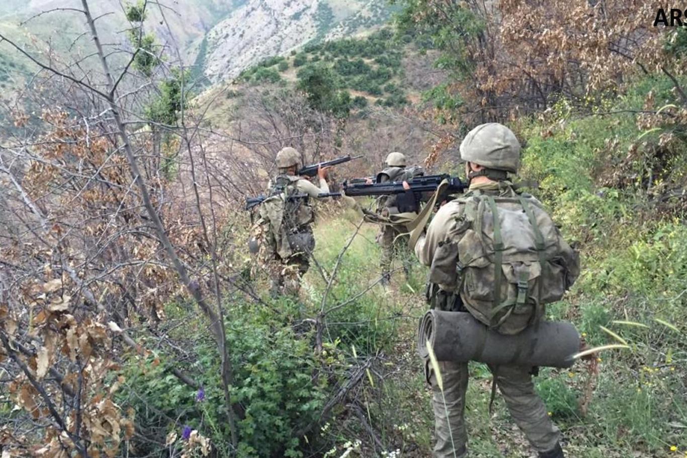 Hakurk'ta 2 PKK'li öldürüldü