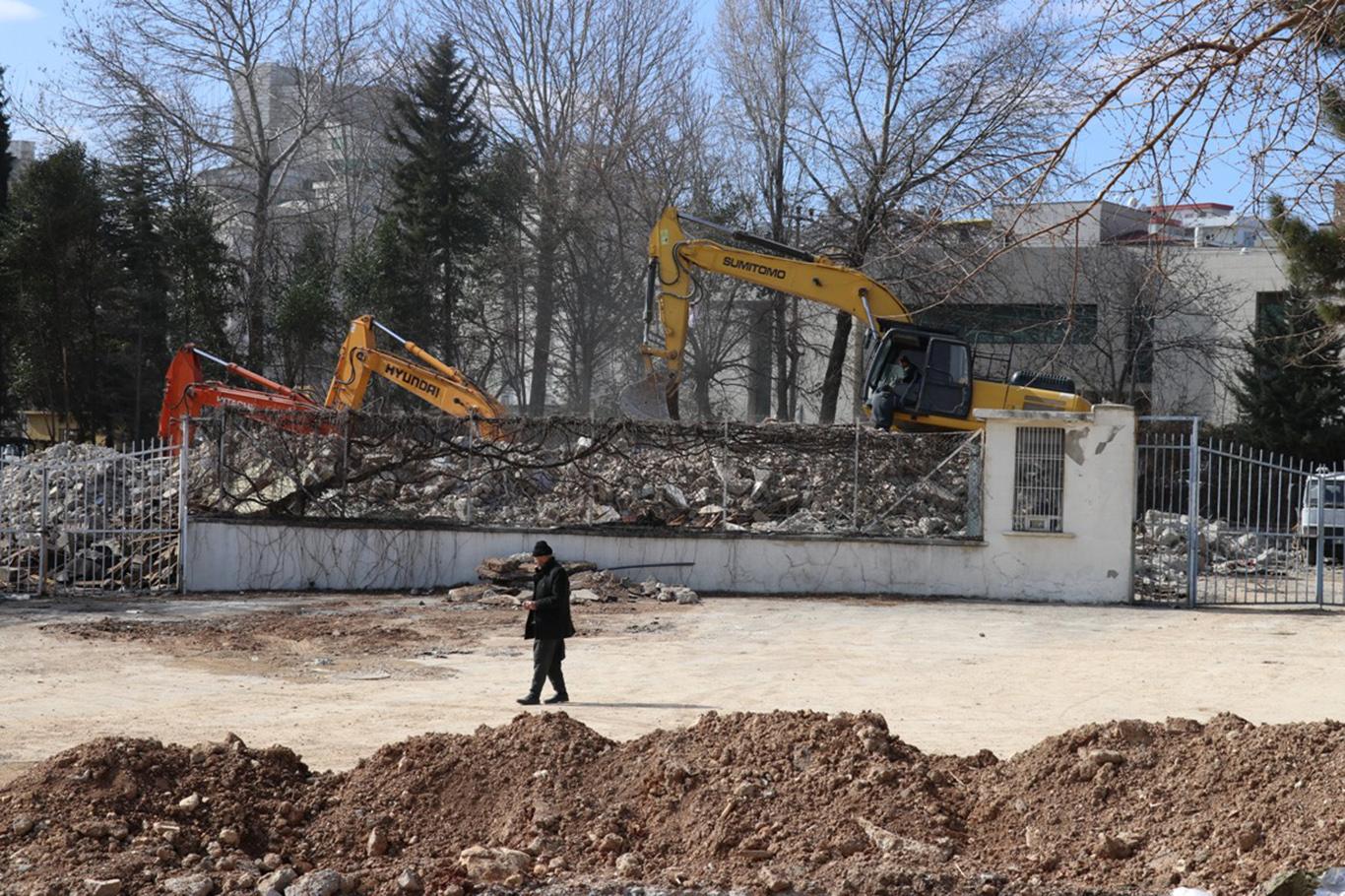 Halkın "Cuma Camii" talebinin hiçe sayıldığı statta çalışmalar başladı