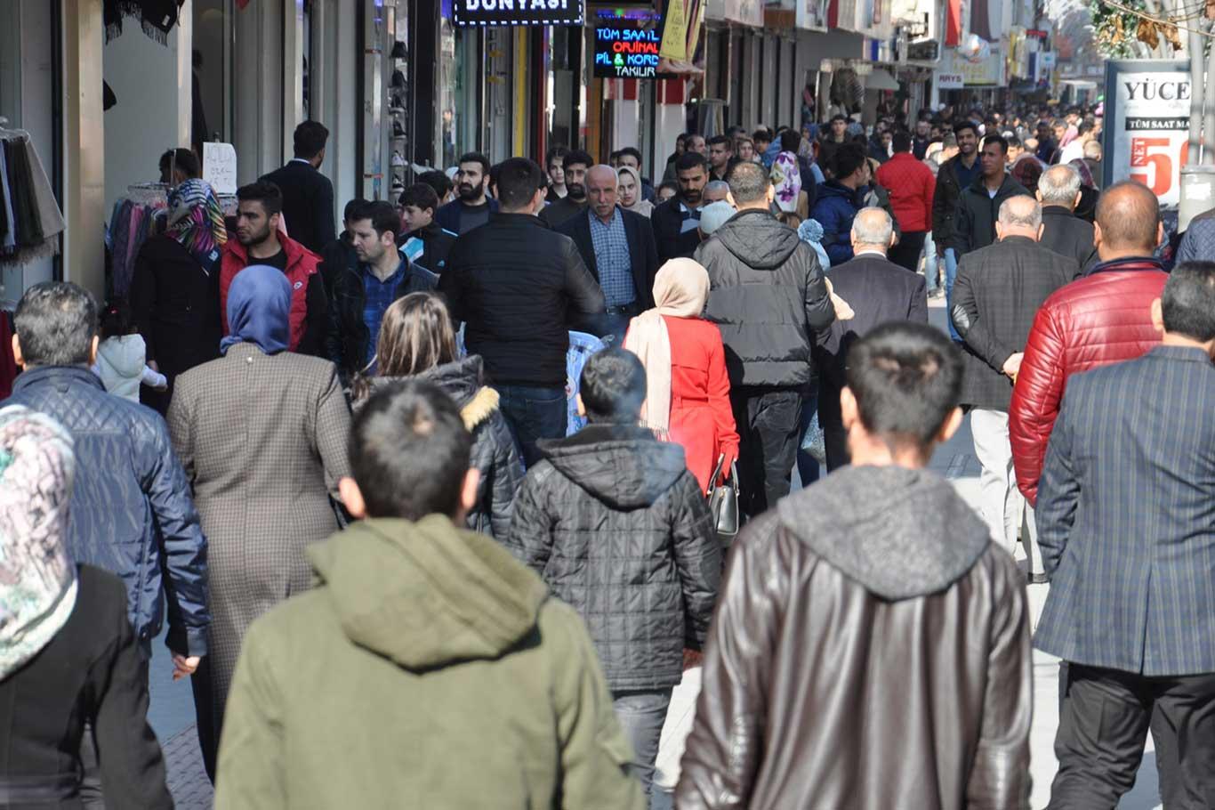 Halktan tesettür düşmanlığına tepki