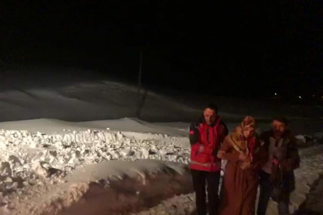 Hamile kadın 6 saatlik çalışma sonrası hastaneye ulaştırıldı