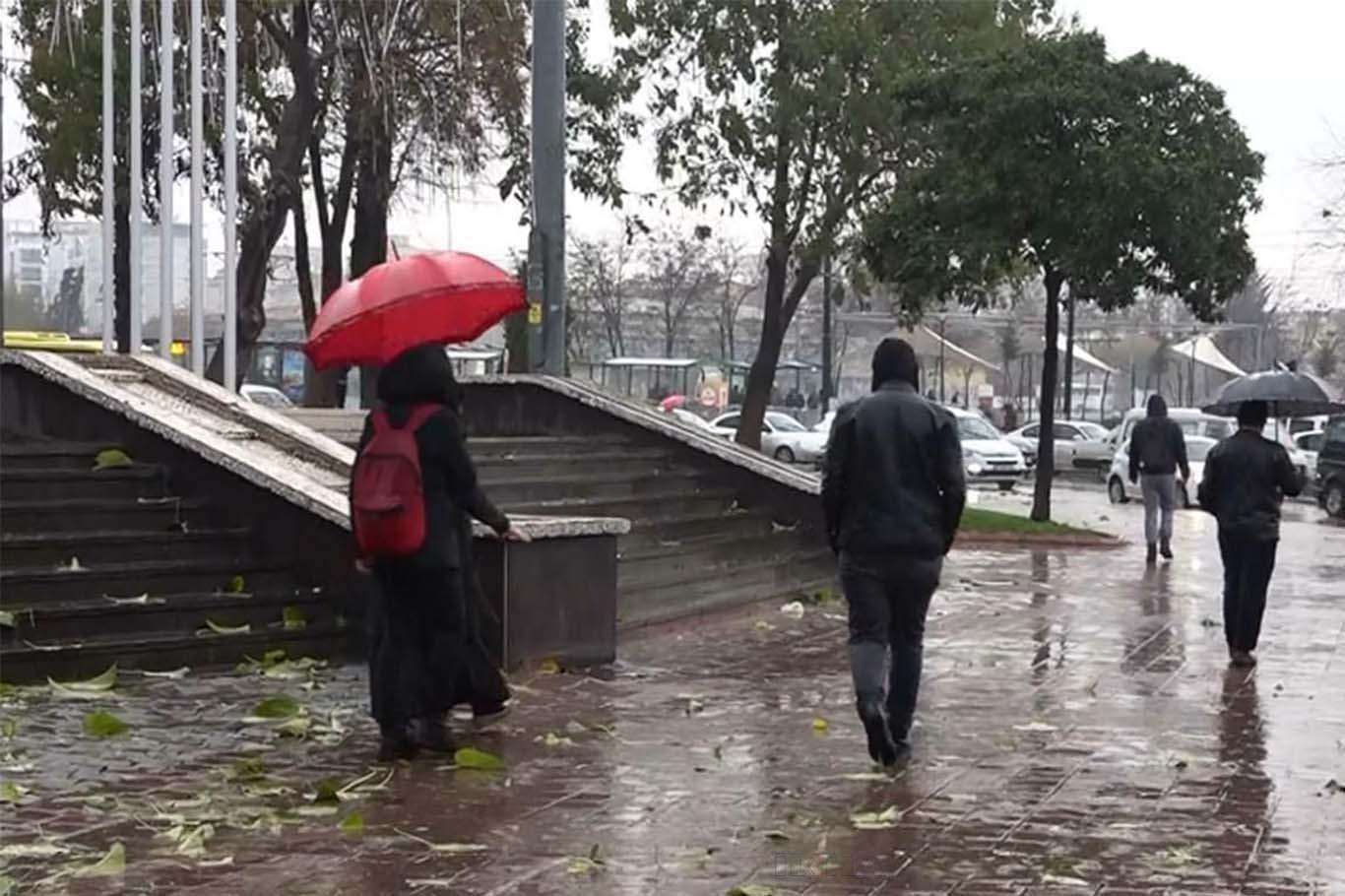 Hava sıcaklığı kuzey, iç ve batı kesimlerde 6 ila 12 derece azalacak