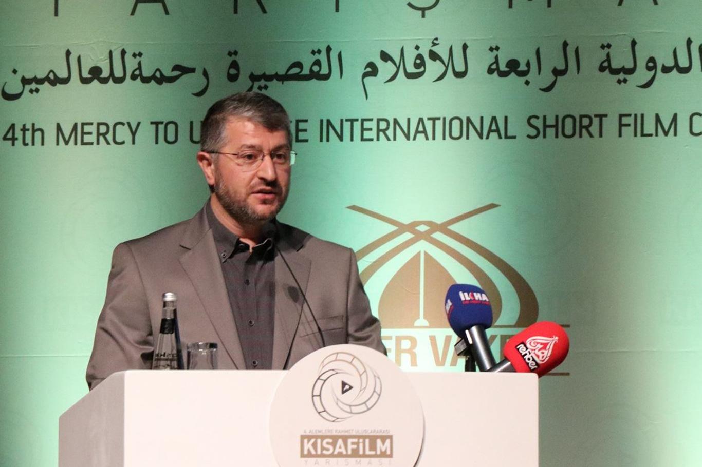"Hazreti Peygamber’in gösterdiği Nebevi Ufka doğru yürümekle mükellefiz"