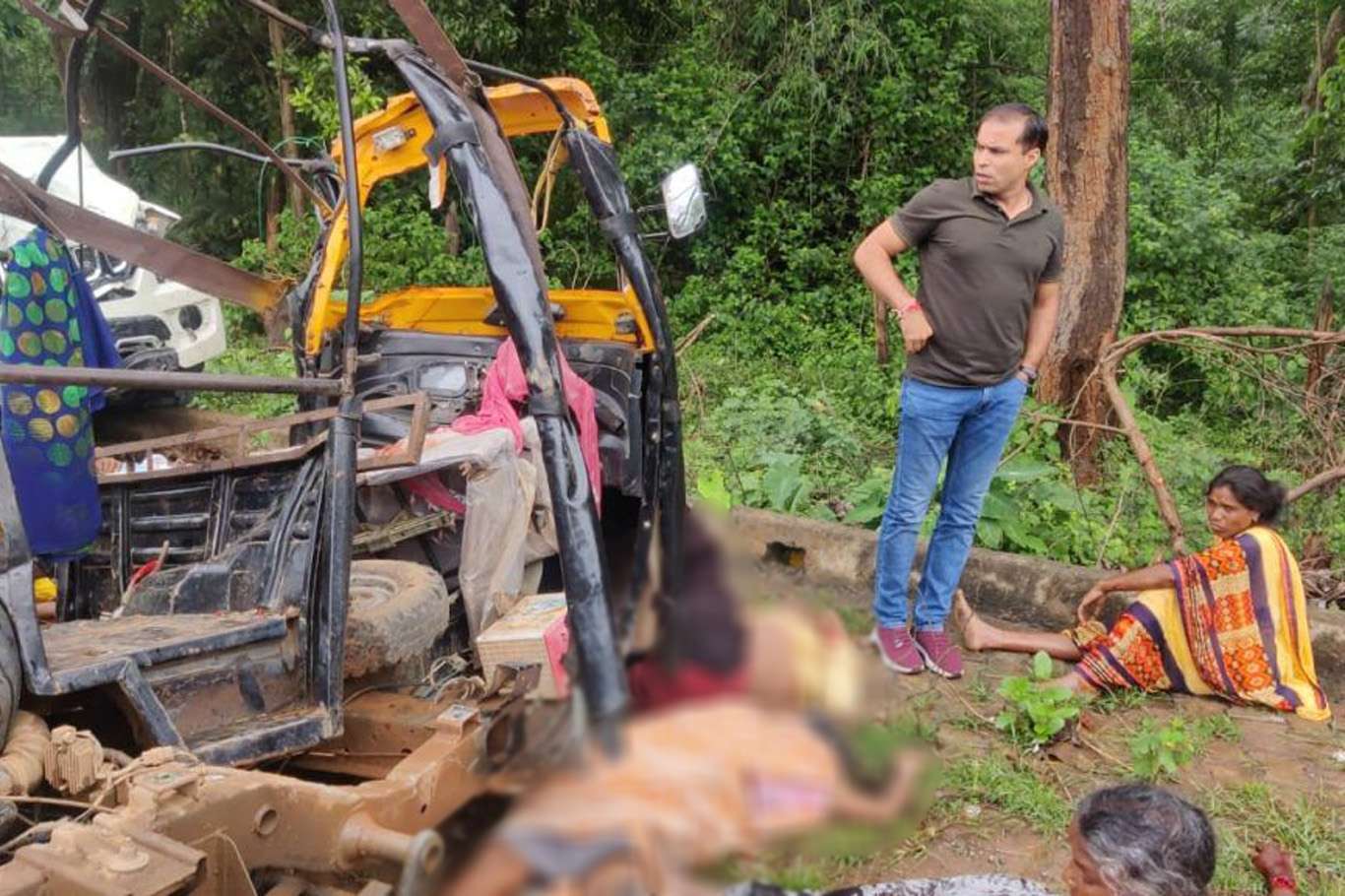Hindistan'da cenazeden dönen araç kaza yaptı: 7 ölü 8 yaralı