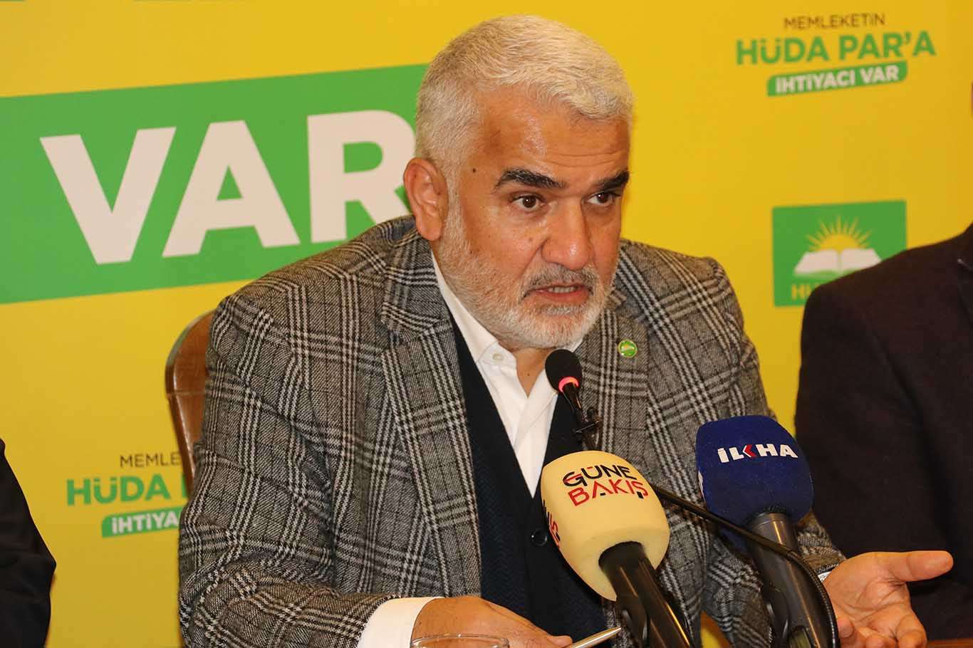 HÜDA PAR Genel Başkanı Yapıcıoğlu kanaat önderleri ve STK'larla bir araya geldi
