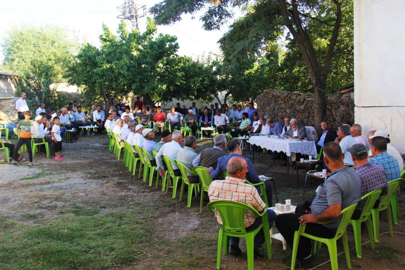 HÜDA PAR Genel Başkanı Zekeriya Yapıcıoğlu, Van'da halkla buluştu
