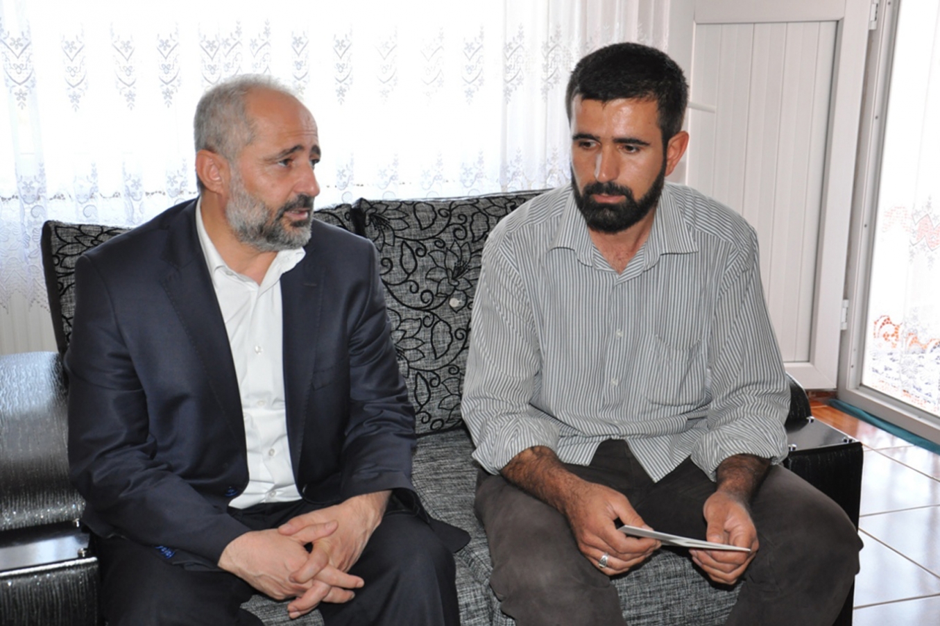 HÜDA PAR’dan şehid ve tutuklu ailelerine bayram ziyareti