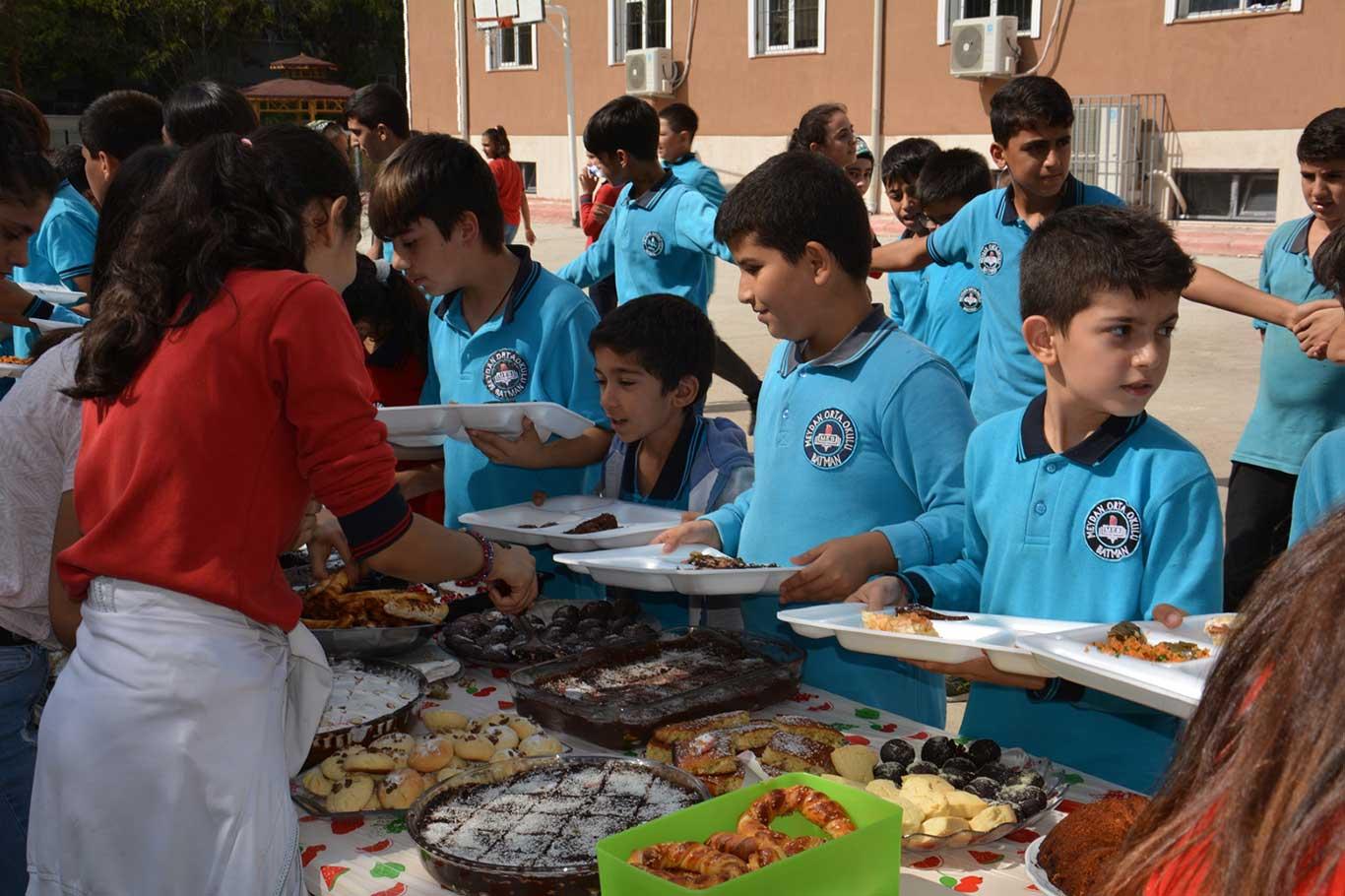 İlik nakli için yardım bekleyen minik Beren'e anlamlı destek