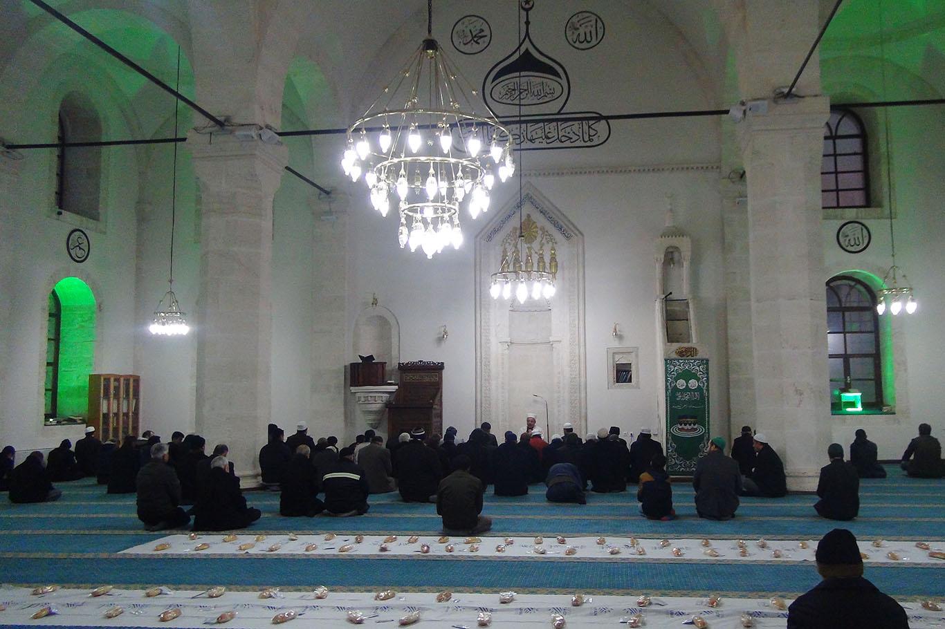 "İnsanların yaratılış gayesi Allah'a kul olmaktır"