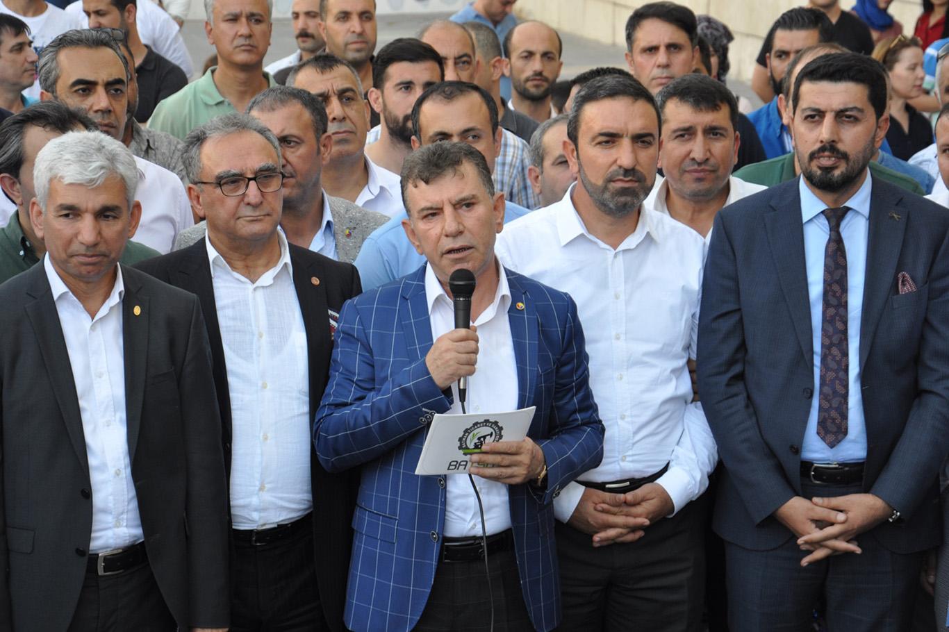​İş adamları ile STK’lar uçak sefer sayısının artırılmasını talep etti