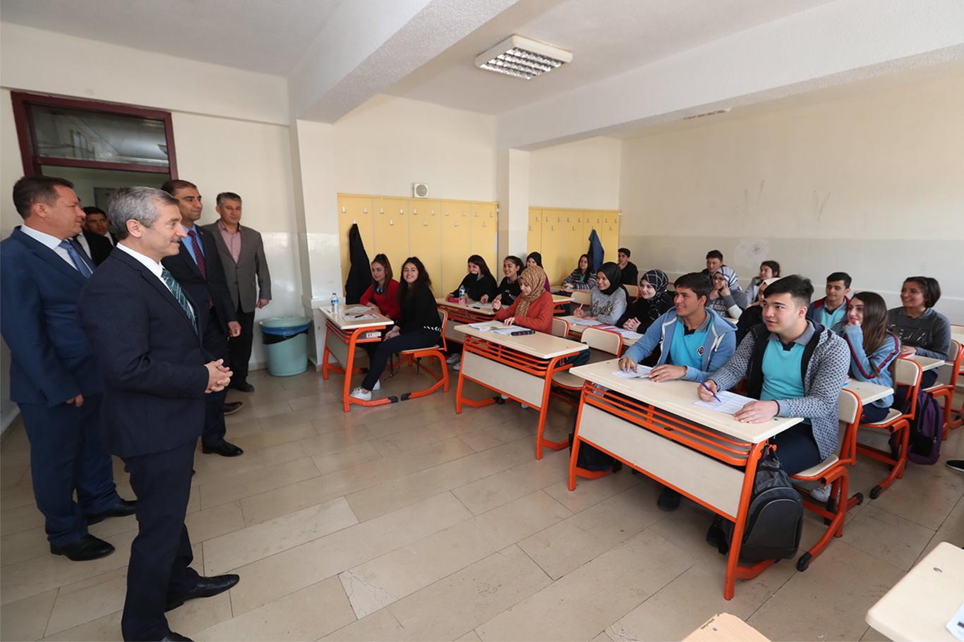 "İslam'ın ilk emri 'oku'dur"