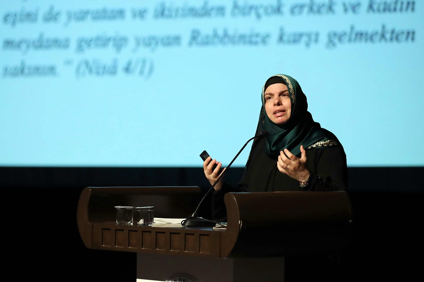"İslam’ın kadın konusundaki sabitelerini bilmeliyiz"