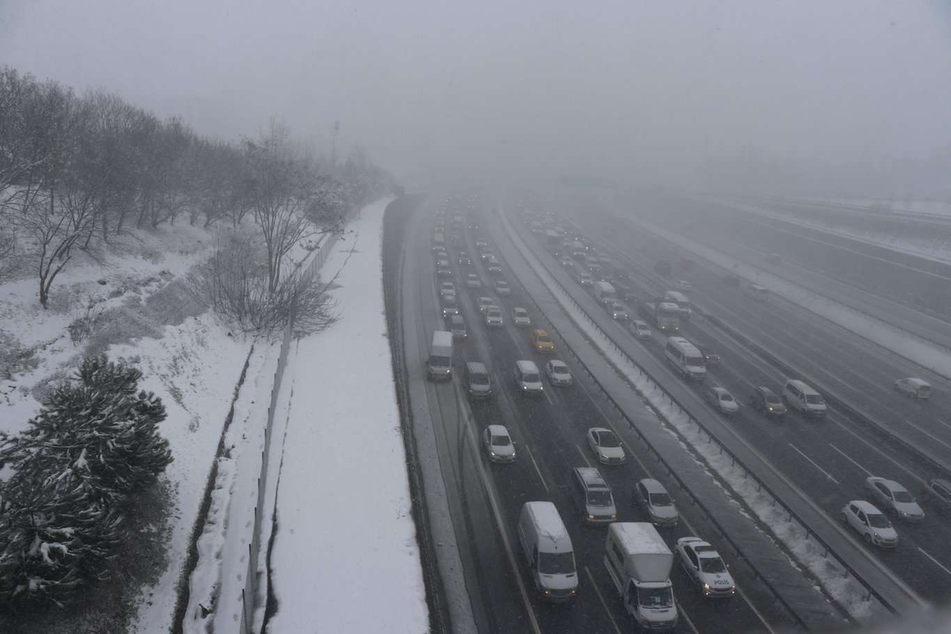 İstanbul'da kar ve tipi etkili olmaya başladı