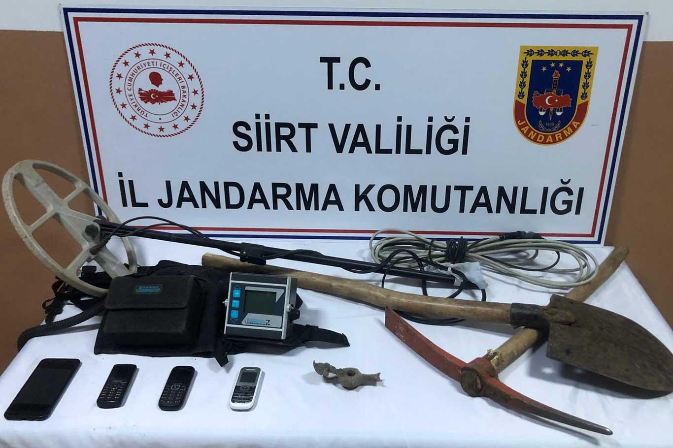 Kaçak kazı yapan 5 kişi gözaltına alındı