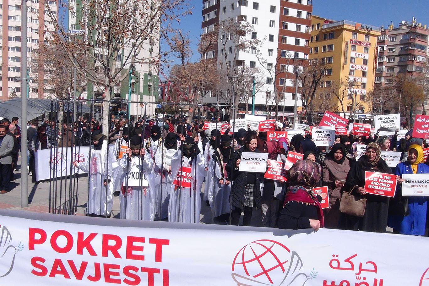 "Kadınlar ve çocuklar korunmalı, hiçbir şekilde esir tutulmamalı"