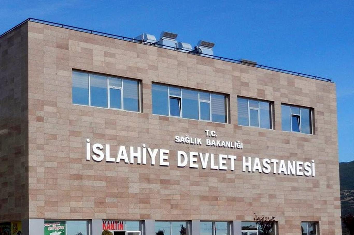 Kamyonet ile otomobil çarpıştı: Biri çocuk 4 yaralı