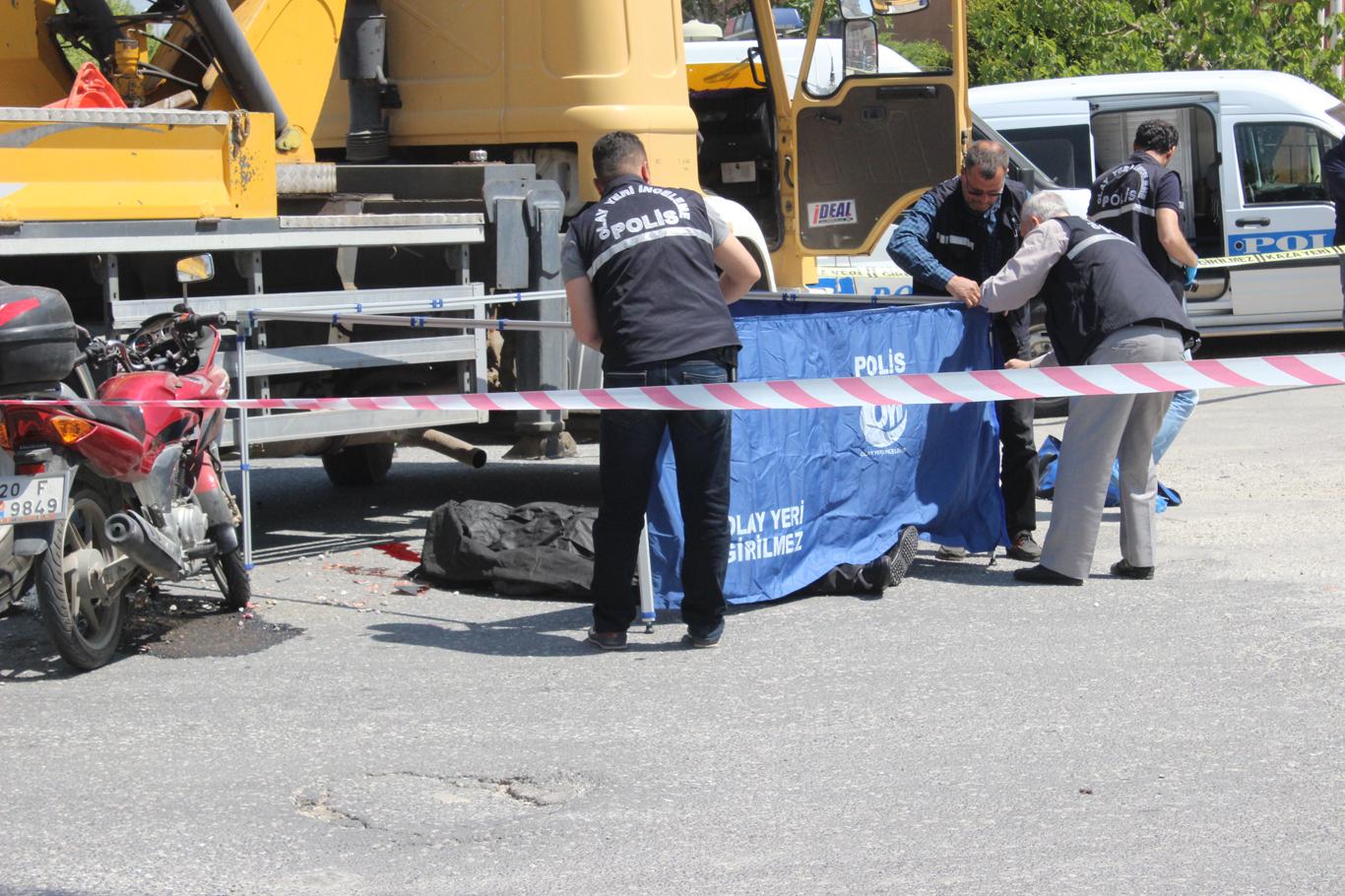 Kamyonun çarptığı motosiklet sürücüsü hayatını kaybetti