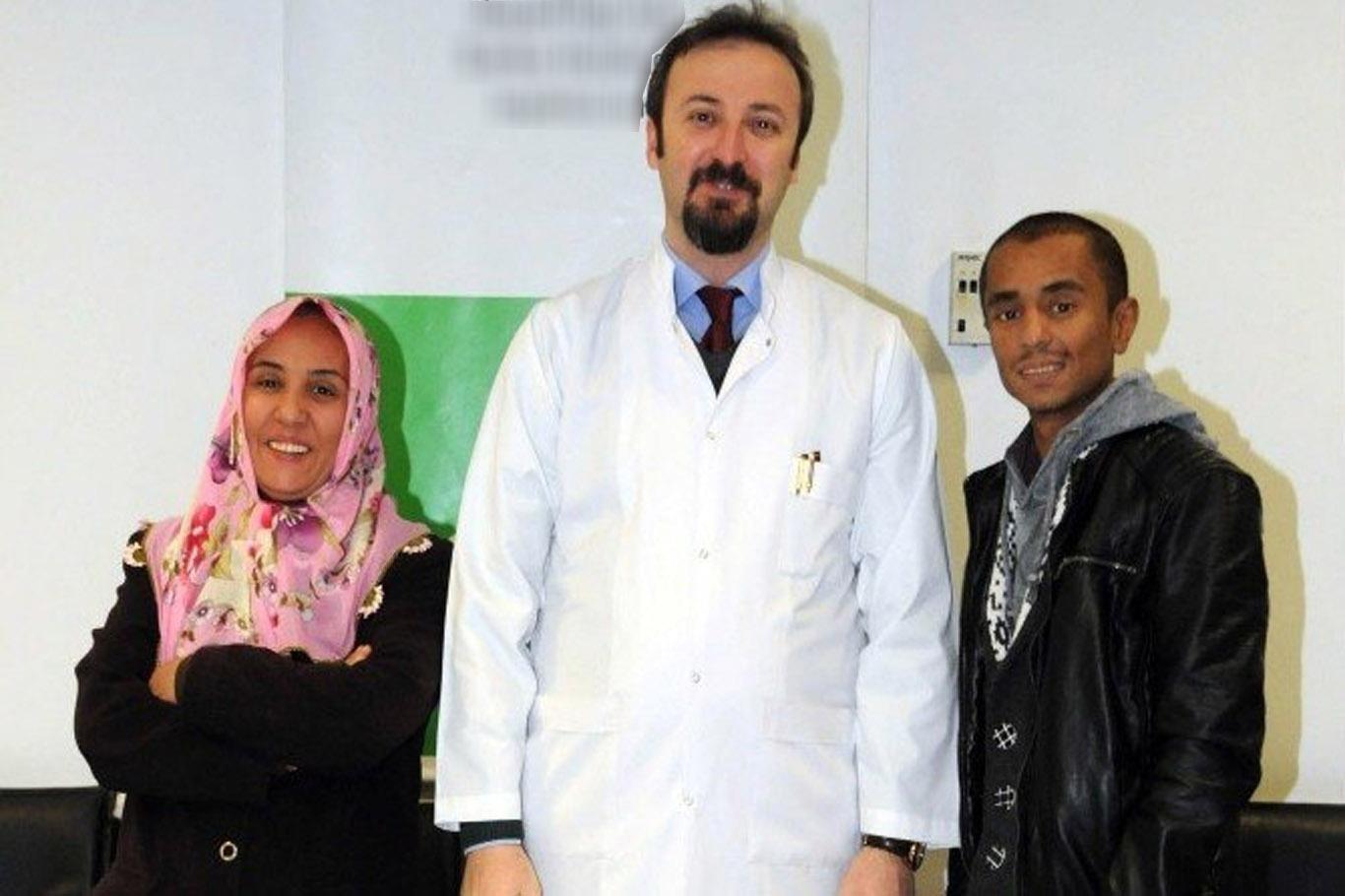 Kardeşine böbreğini verdi