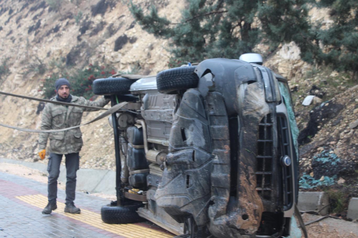 Kayganlaşan yol kazaya neden oldu: 4 yaralı
