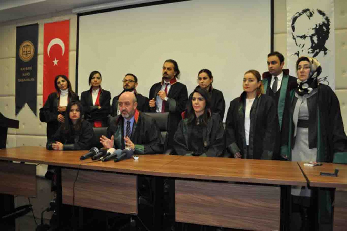 Kayseri Barosu’ndan üvey anne dehşetiyle ilgili basın toplantısı  