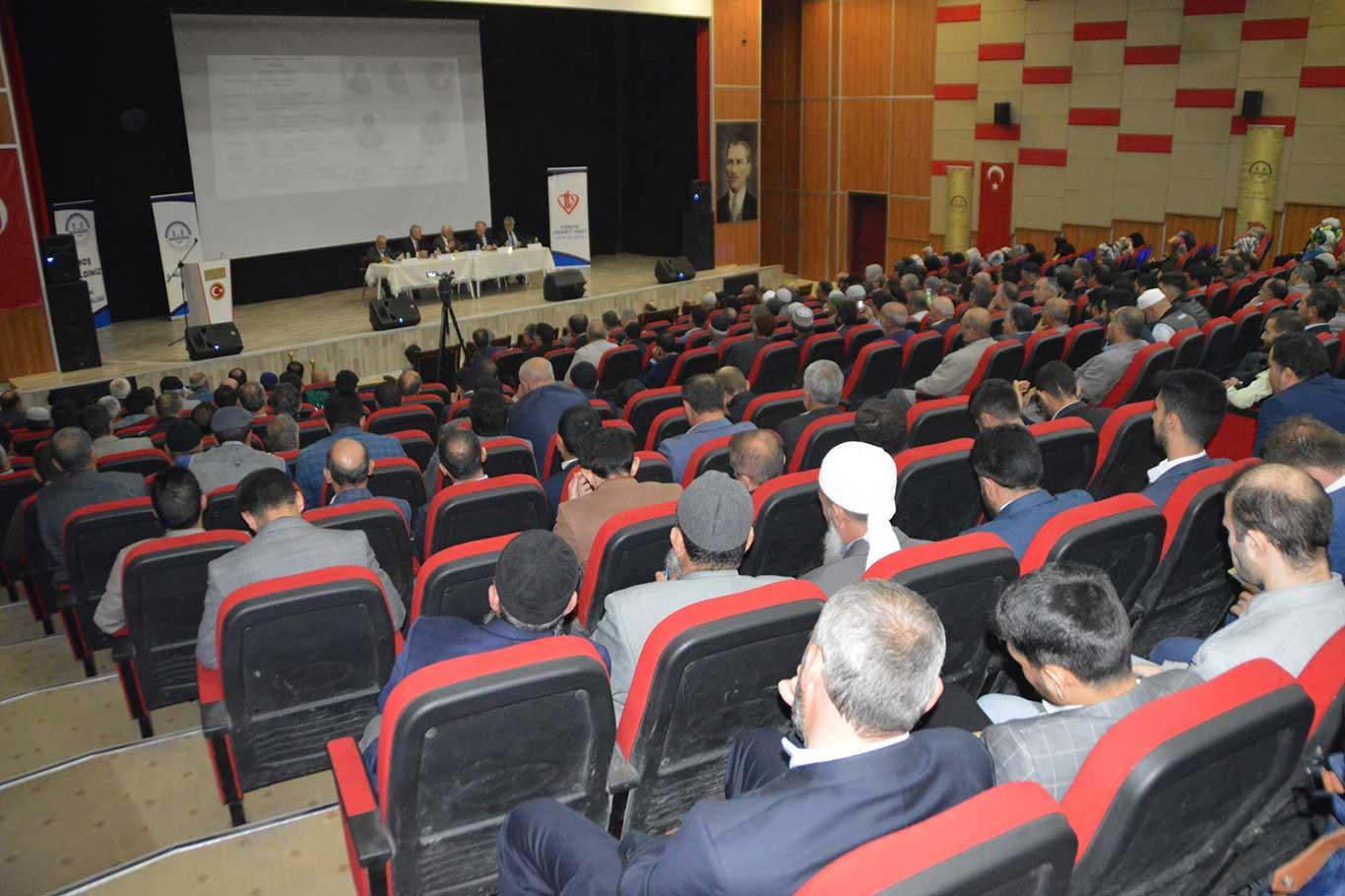 'Kendimizi imar edeceğimiz yerlerdir camiler'