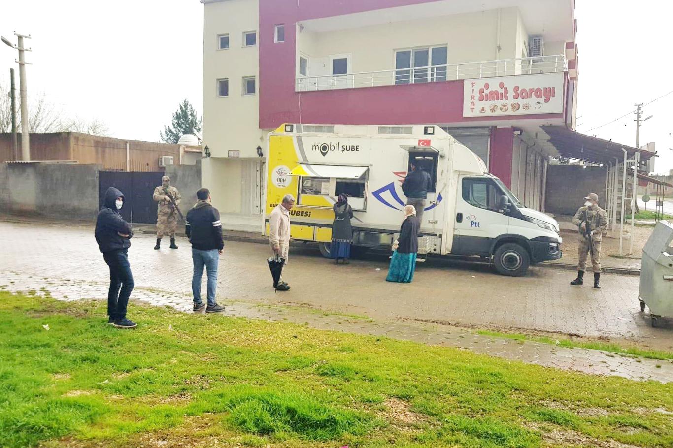 Kırsal mahallelerde PTT mobil aracı hizmet vermeye başladı