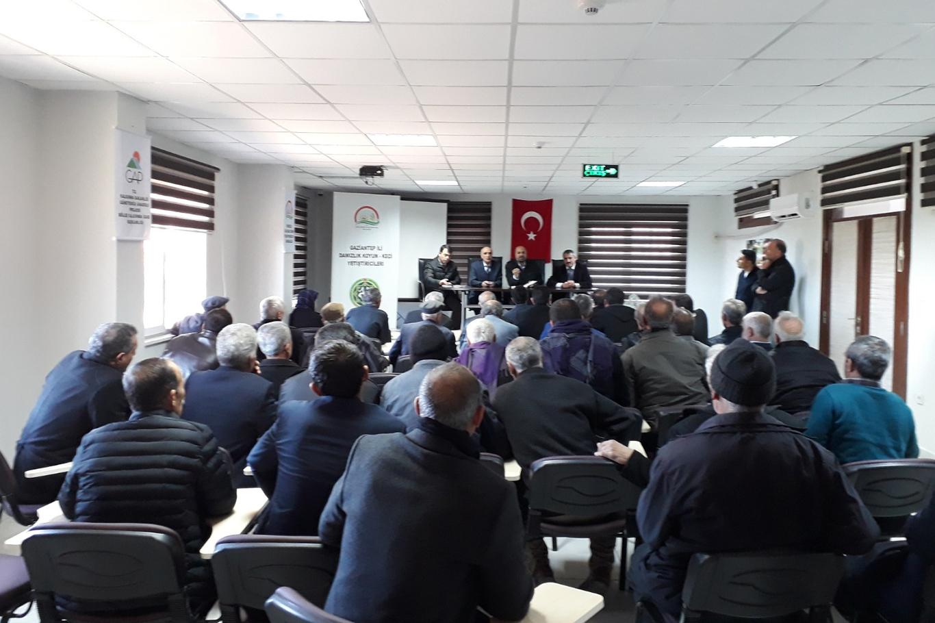 "Küçükbaş hayvan yetiştiricileri birçok sorun yaşıyor"