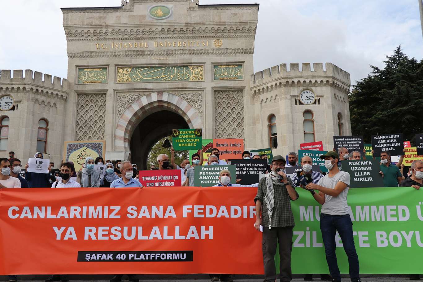 Kur’an-ı Kerim ve Peygamberimize yapılan hakaret İstanbul’da protesto edildi