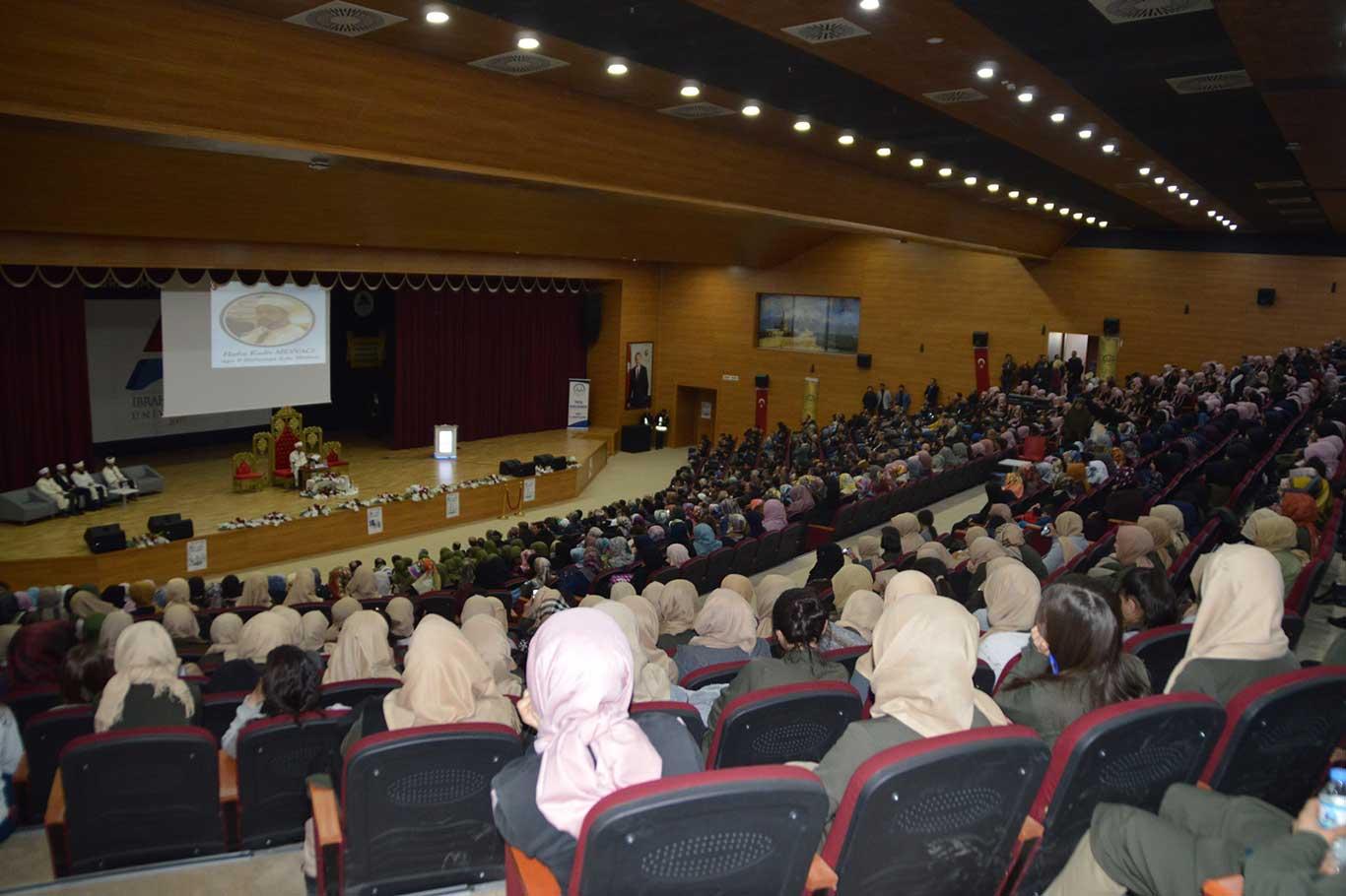 ​ Kur'an ziyafeti dinleyenleri mest etti