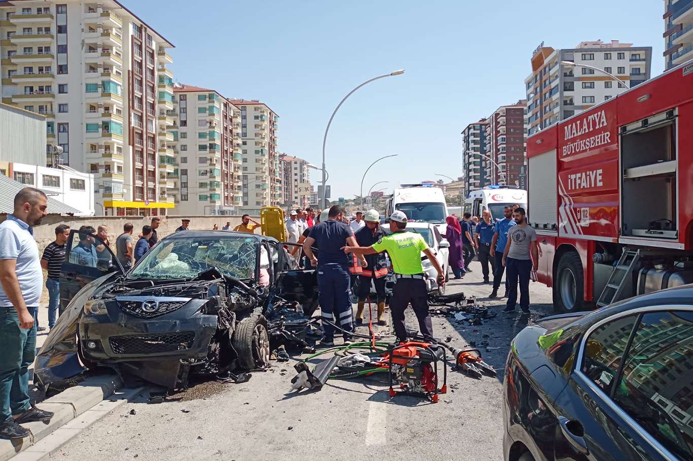 Malatya'da 4 aracın karıştığı kazada 9 kişi yaralandı