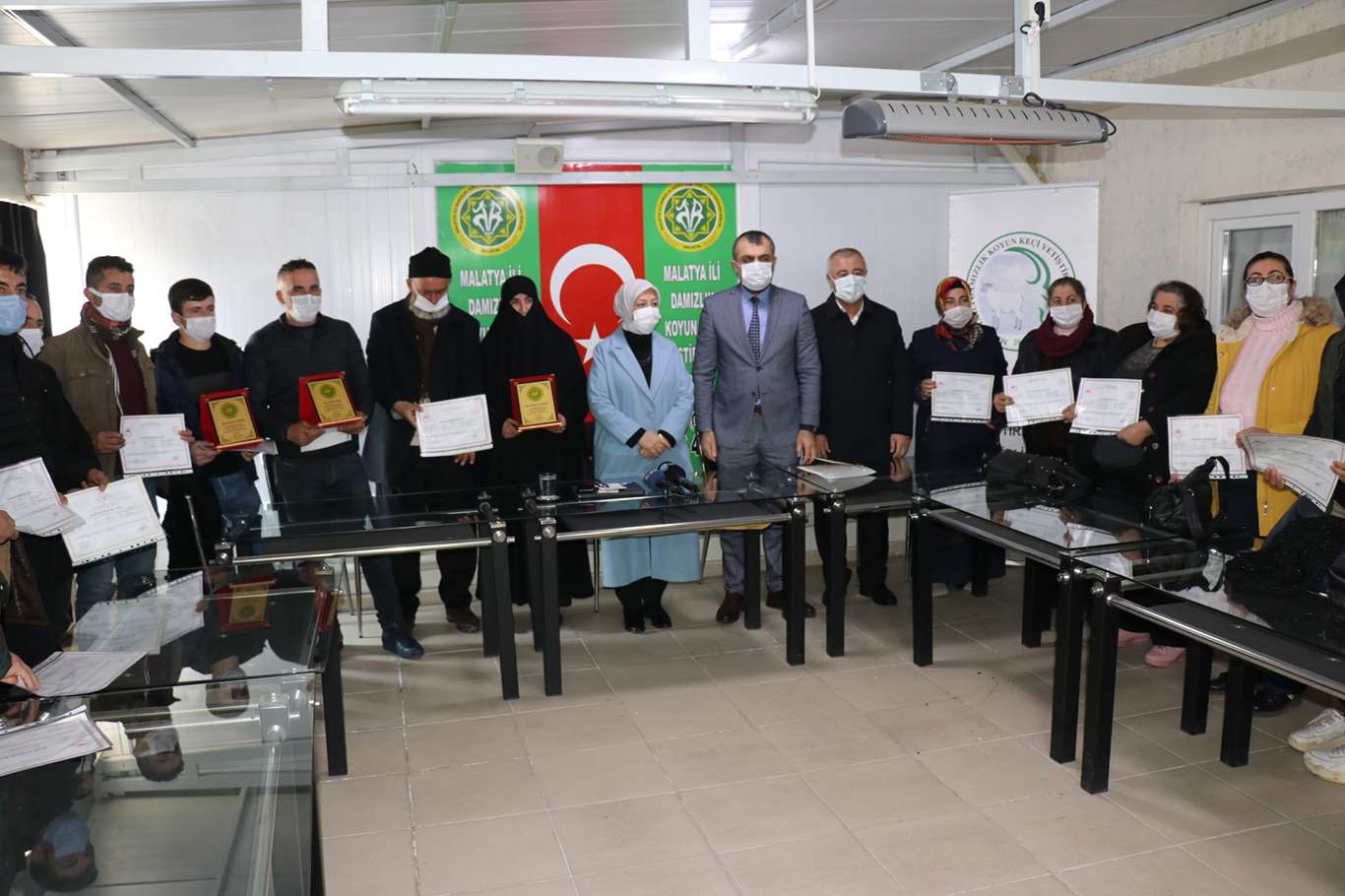 Malatya’da kursu başarıyla tamamlayan 25 çobana sertifika verildi