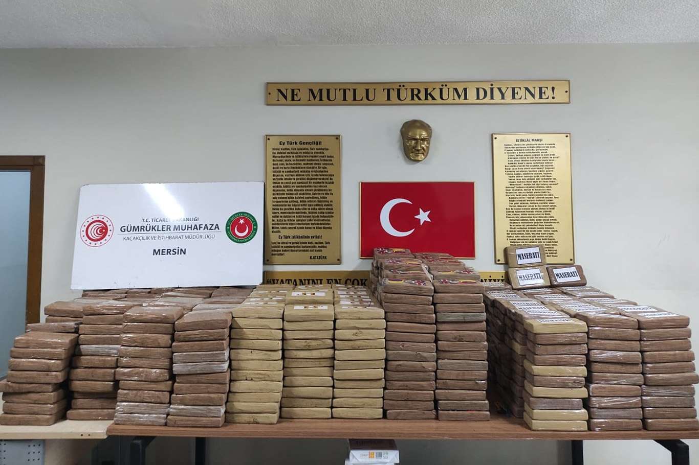 Mersin Limanı'nda bir ton kokain ele geçirildi