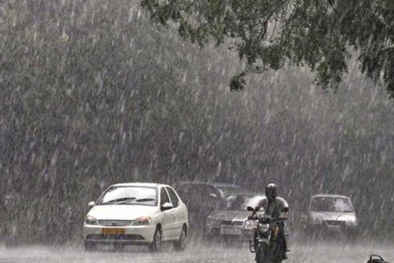 Meteoroloji: Güneybatı kesimlerindeki kuvvetli gök gürültülü sağanak yağışlara dikkat!
