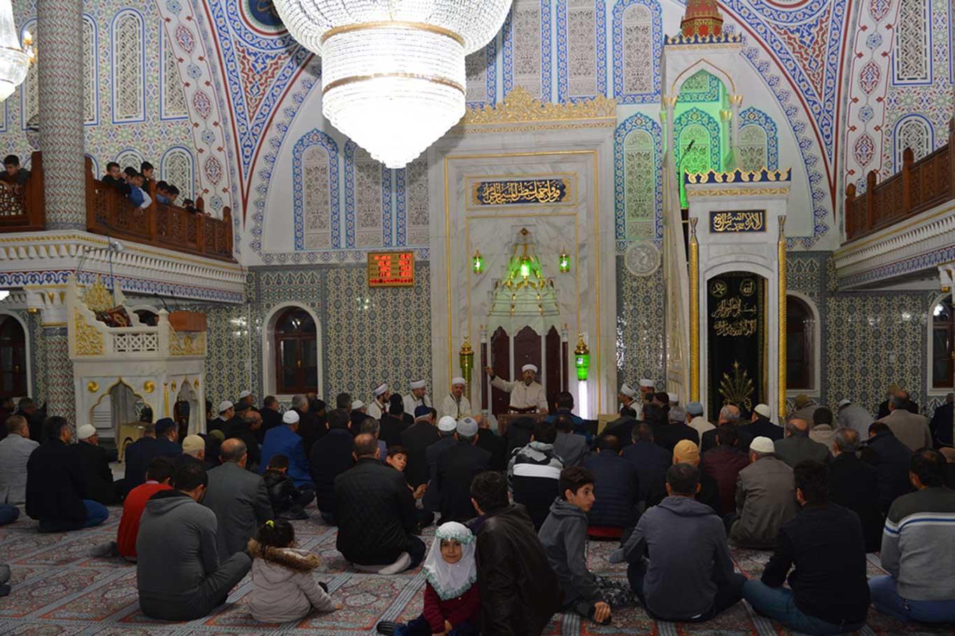 ​Mevlid Kandili okunan mevlid ve seslendirilen ilahilerle idrak edildi