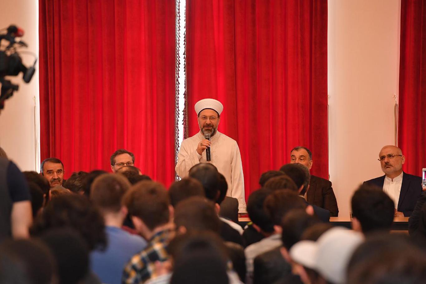 "Mezhepçilik denilen bir fitne yaymaya çalışıyorlar"