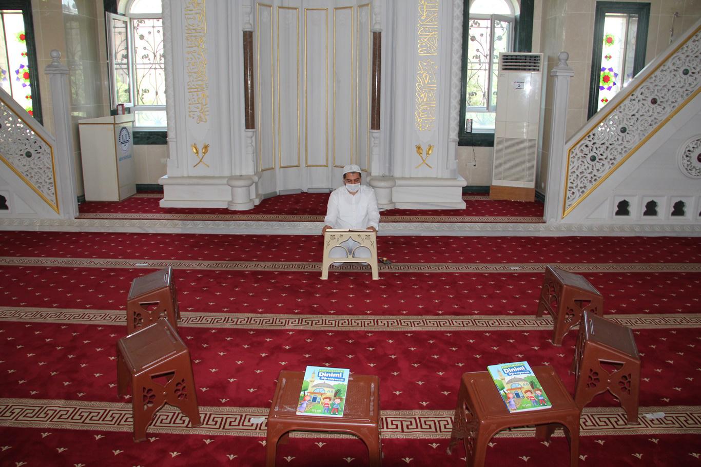 Midyat İlçe Müftü Vekili Nurullah Nur: "Evlerimizi birer eğitim yuvasına çevirelim"