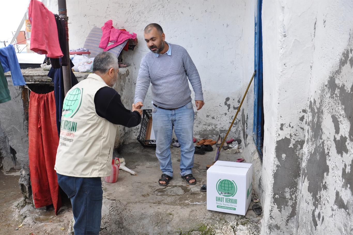 Mirac Kandilinde yetim ve muhtaç ailelere yardım