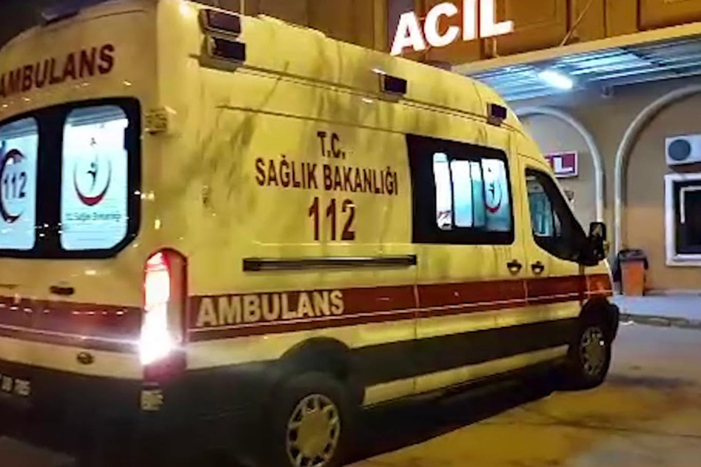 Muğla'da işçileri taşıyan midibüs şarampole devrildi