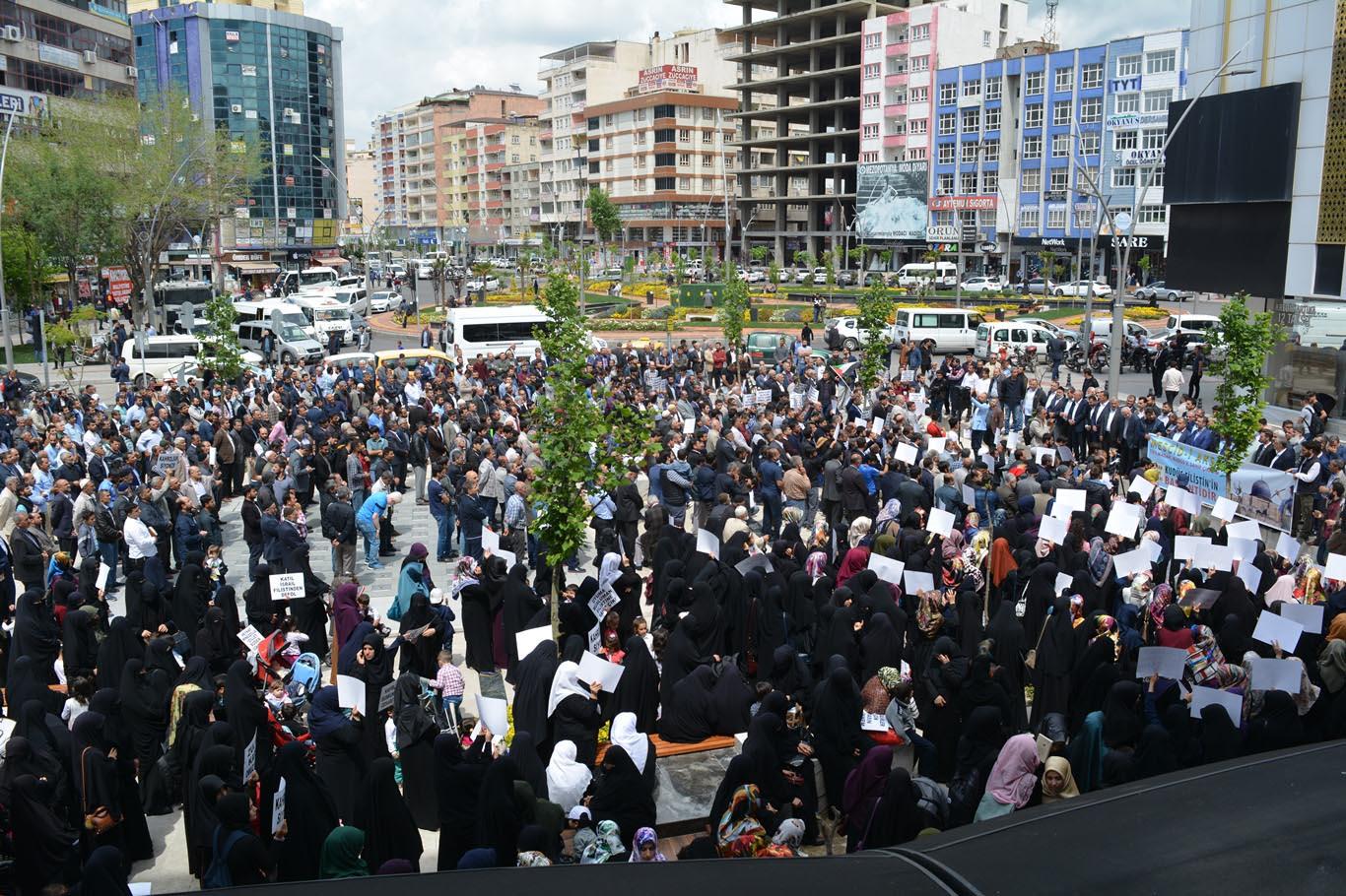 "Mukaddesatlarına sahip çıkmayan zelil olmuştur"