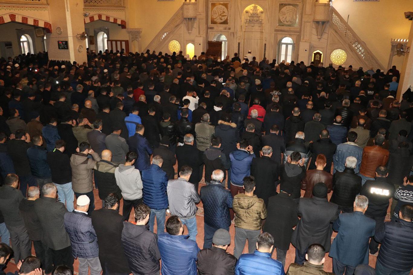 "Namaz, Allah’a yönelmenin sembolüdür"