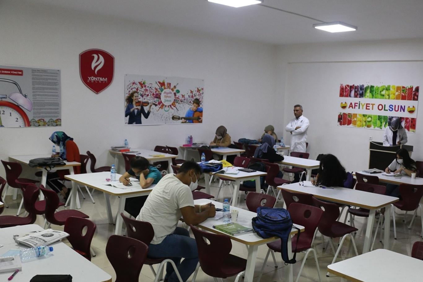 Öğrenci, veli ve öğretmenlerin tercih telaşı sürüyor