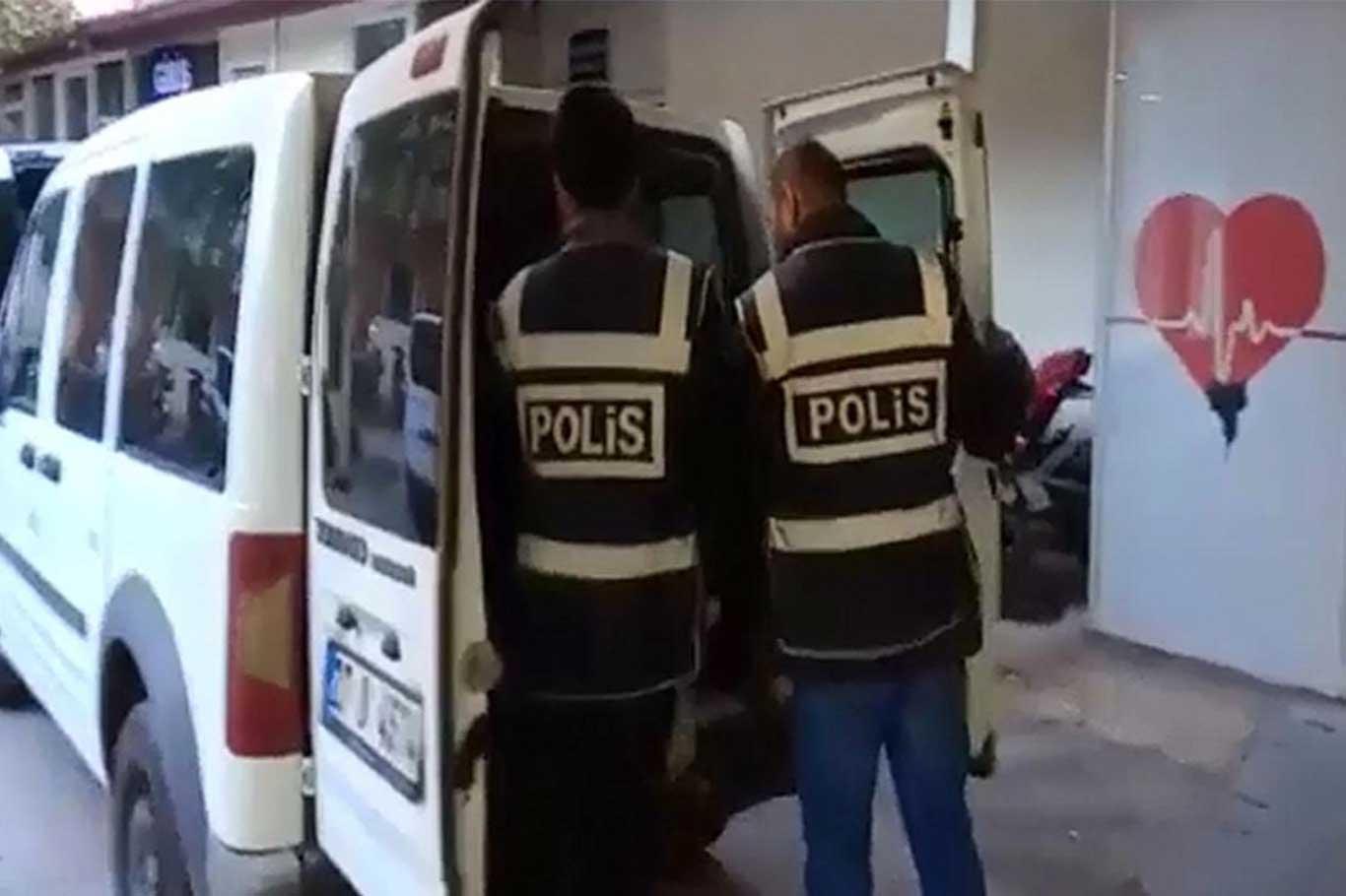 Otomobil çalan 4 şüpheli yakalandı