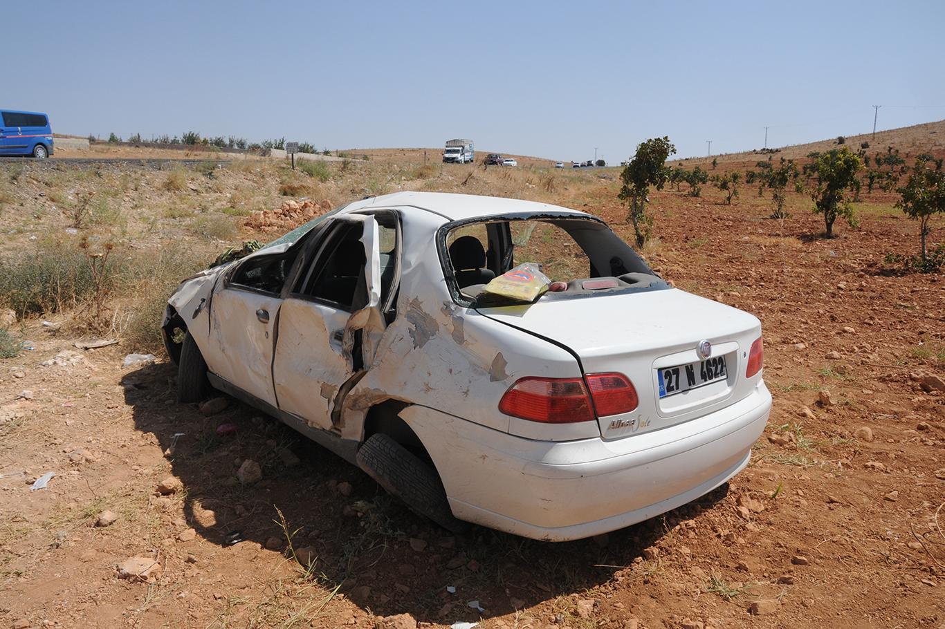 Otomobil şarampole yuvarlandı: 2 yaralı